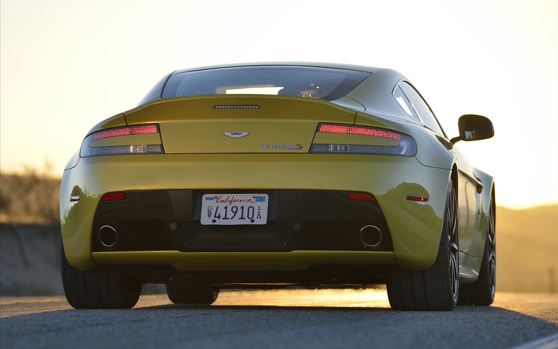Aston Martin V12 Vantage S 2014